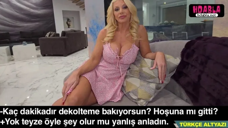 annemin seksi arkadasiyla konusurken gozum memelerine kaydi anladi.jpg