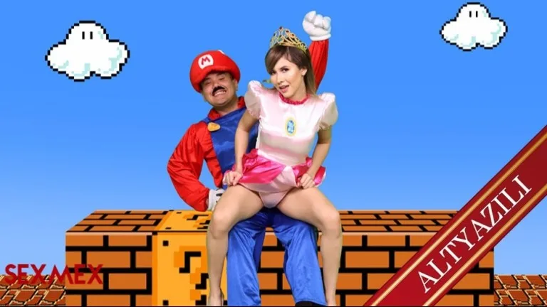annemle super mario oynarken.jpg