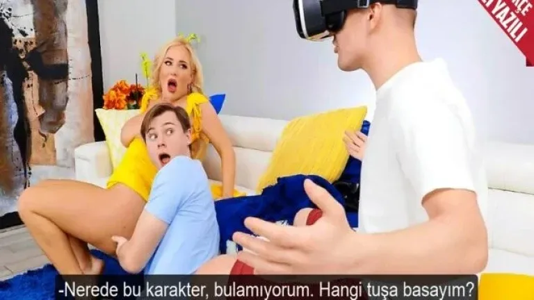 arkadasi oyunla mesgulken onun milf annesini siken eleman.webp