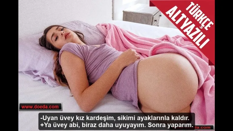 ayak fetisisti uvey abisi ayagina sikini surterek zorla sikti.jpg