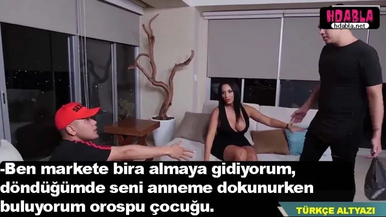 babasinin oldugu gun annesini arkadasiyla birlikte gotten sikiyor.jpg