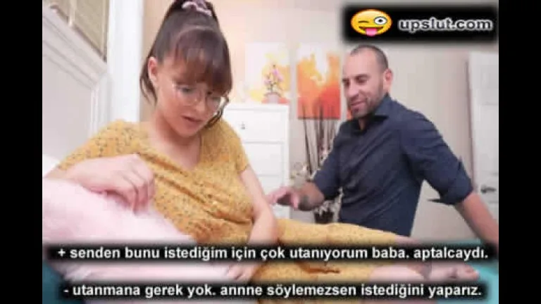 deneyimsiz bakirenin bacaklar omuzda kizlik zarini patlatti.jpg