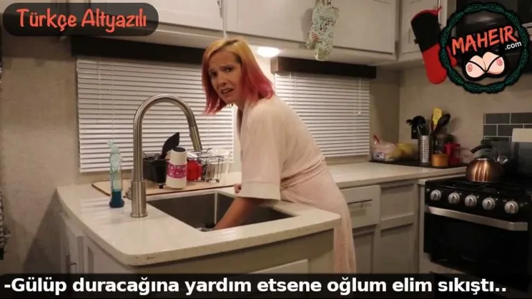 elini lavaboya sikistiran annemden faydalandim.jpg