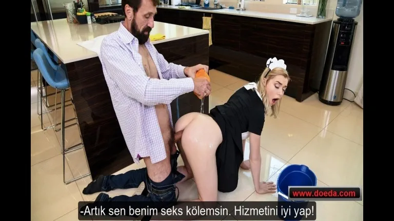 evdeki hizmetcileri sikis hizmet kolesi yapan harem agasi.jpg