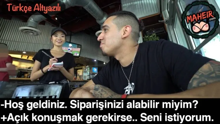 garson kizi kafalayip eve getirdi bir posta cakip gonderdi.jpg