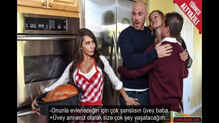 gotten bacak yeni uvey annesini havada ziplatarak sikti.jpg