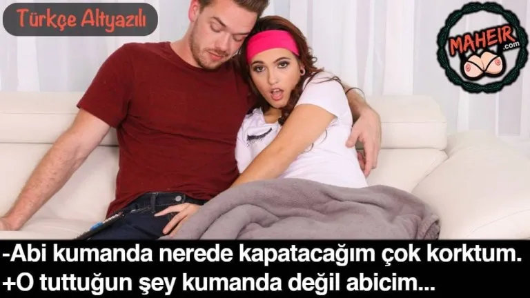 kardesimle korku filmi izlerken kumanda yerine sikimi elledi.jpg