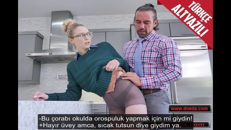 kisa corabini jartiyer sanan uvey amcasi tarafindan sikilen liseli.jpg