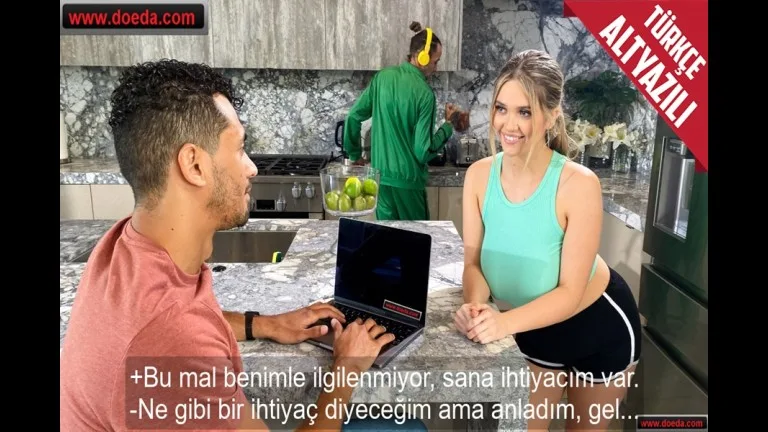 kocasi aptala baglayinca onun yakisikli arkadasina buyuk dogal memelerini emdirdi.jpg