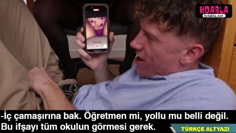 ogretmen masasinin altina saklanip hocamin etek alti videosunu cektim.jpg