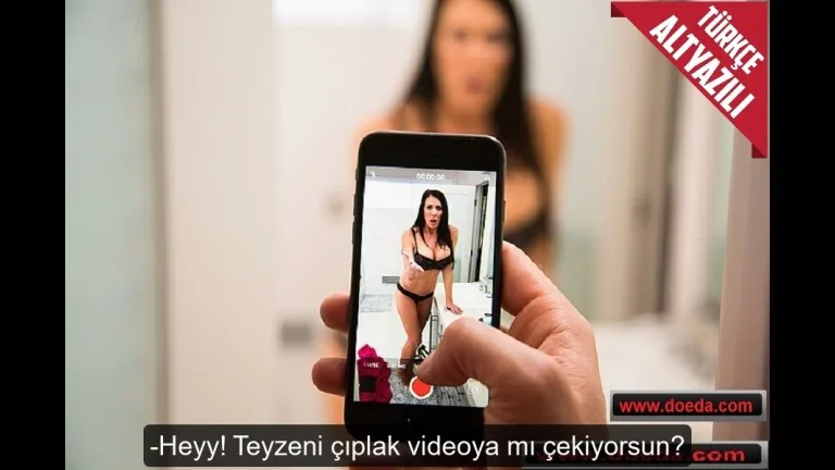 olgun teyzesini banyoda dikizlerken yalananinca yaragindan oldu.jpg