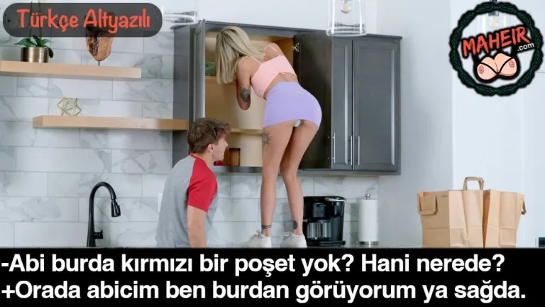tezgahin ustune cikan kiz kardesinin etek altina bakiyor.jpg