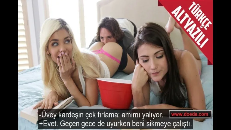 uvey ablaciklari uzanirken amciklarini yalayip bat cik yapti.jpg