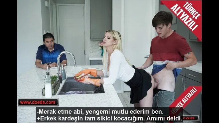 yengesi tatmin olamadigini soyleyince is yaraga dustu deyip sikisti.jpg