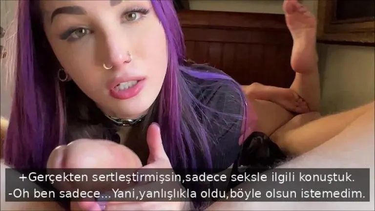 arkadasina sik fotografi yollayan uvey kardesine sarlayan kaltak sikismeyi beklemiyordu.jpg