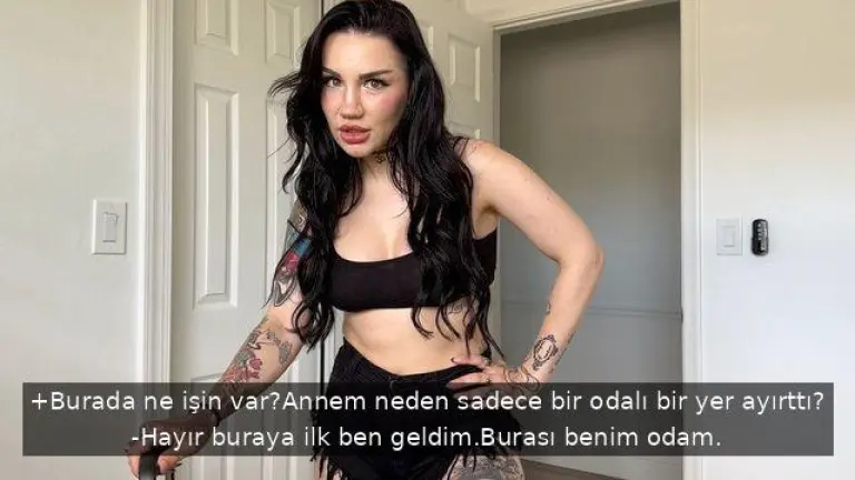 cinsel gerilim yasadigi sapik uvey kiz kardesinin seksiligine dayanamayip sikmeye basliyor.jpg