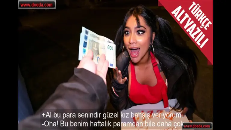 pizza dagitan esmer guzel kiz verdigi bahsis amini acmasini sagladi.jpg