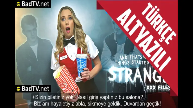 sinemaya sizan erkek hayaletler ile uvey aile konseptinde sikisen salon gorevlisi.jpg