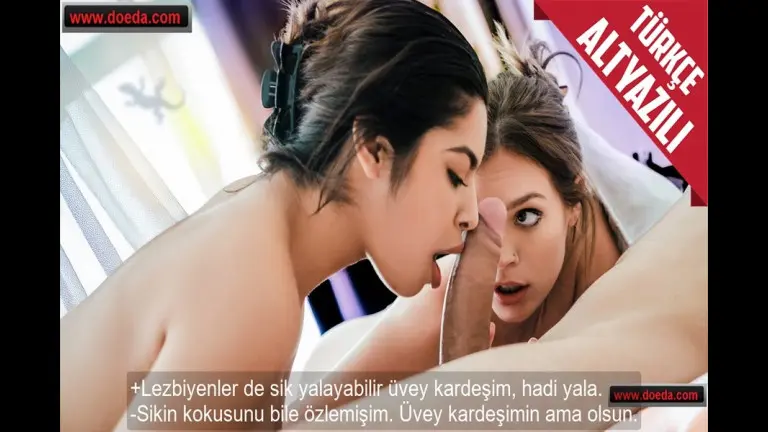 lezbiyen uvey kardeslerini sevisirken gorunce onlara sikini emdirdi.jpg