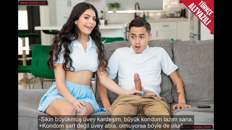 uvey kardesinin sikine kucuk gelen kondomu attirip am kondomunu takti.jpg