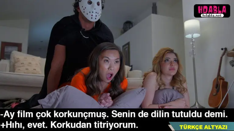 kiz kardesim korku filmine dalmisken yaninda arkadasina kaydim fark etmedi.jpg