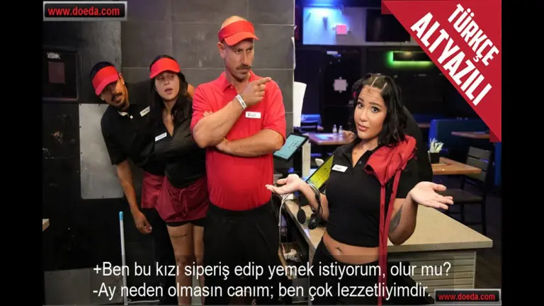 yemek siparisi vermek yerine calisan latin kizi siparis verip yedi.jpg
