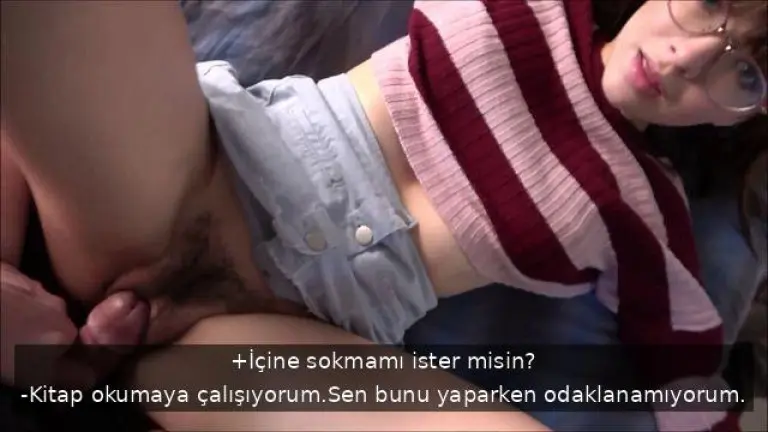 masturbasyona ara veren uvey kiz kardesini yarragiyla yoldan cikartiyor.jpg