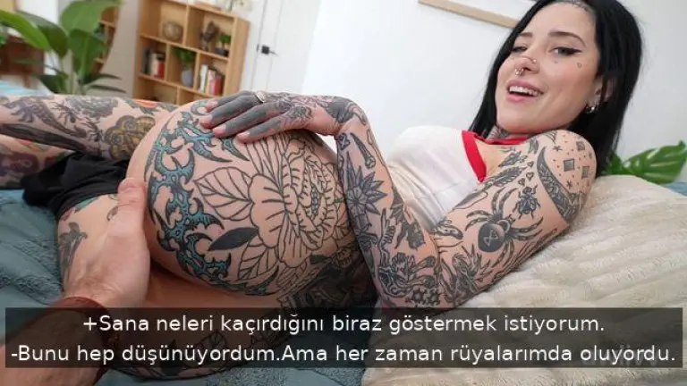 dovmeleri vucudunu kaplamis olan marjinal surtugun tek derdi uvey kardesinin yarragi.jpg