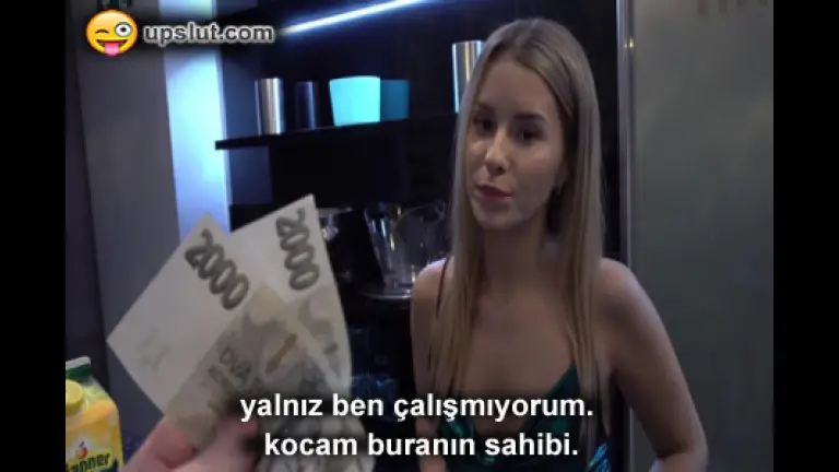 kerhane sahibinin karisini parayla siktirmeye kandirip tavladi.jpg